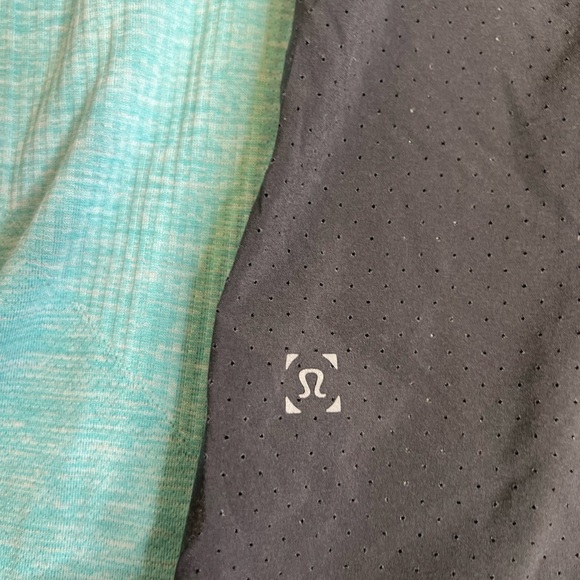 lululemon athletica Men's Teal and Navy Short Sleeve Tees - Picture 4 of 16